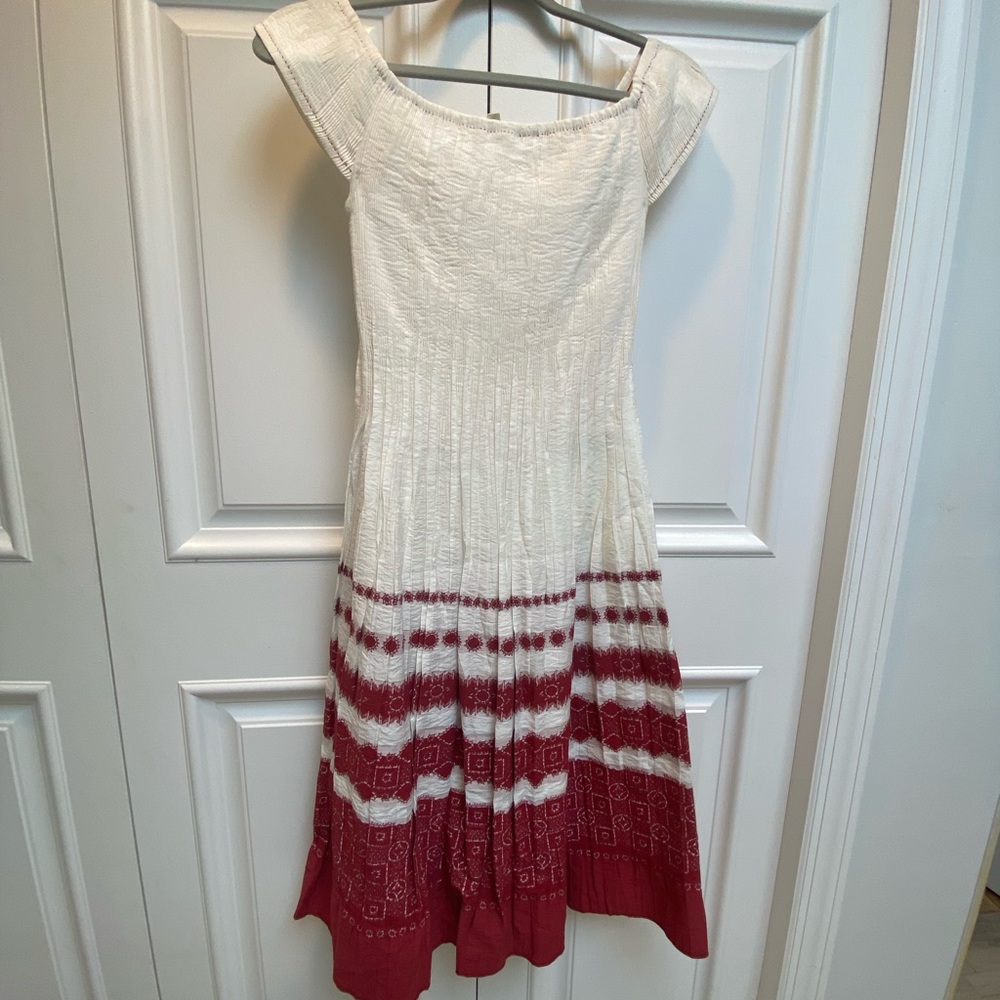 Max Studio MIDI fit and flare.